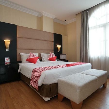 Capital O 1128 Hotel Imara 巨港 外观 照片